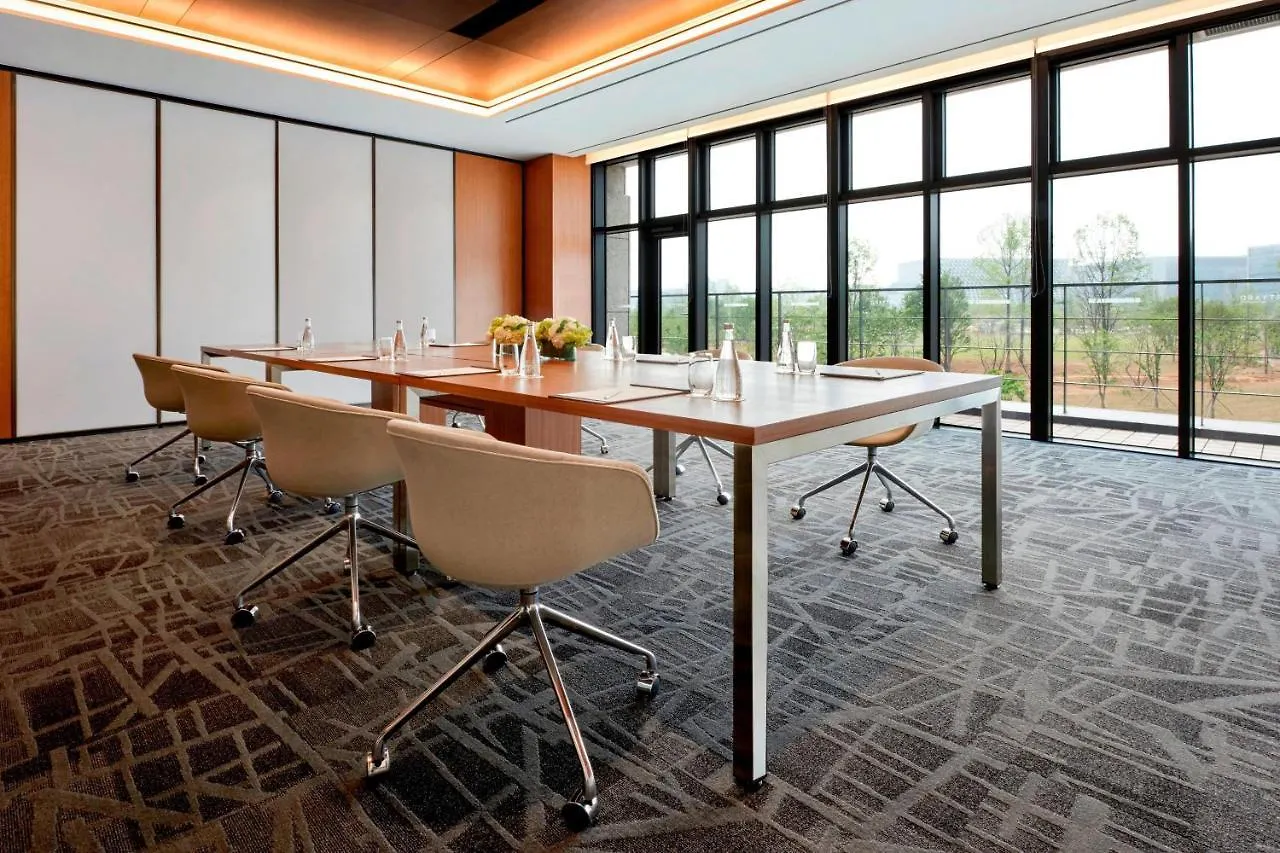 Courtyard By Marriott Seoul Botanic Park Hotel 4*,