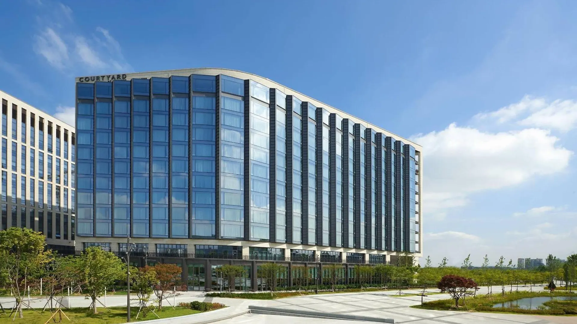 Courtyard By Marriott Seoul Botanic Park Hotel