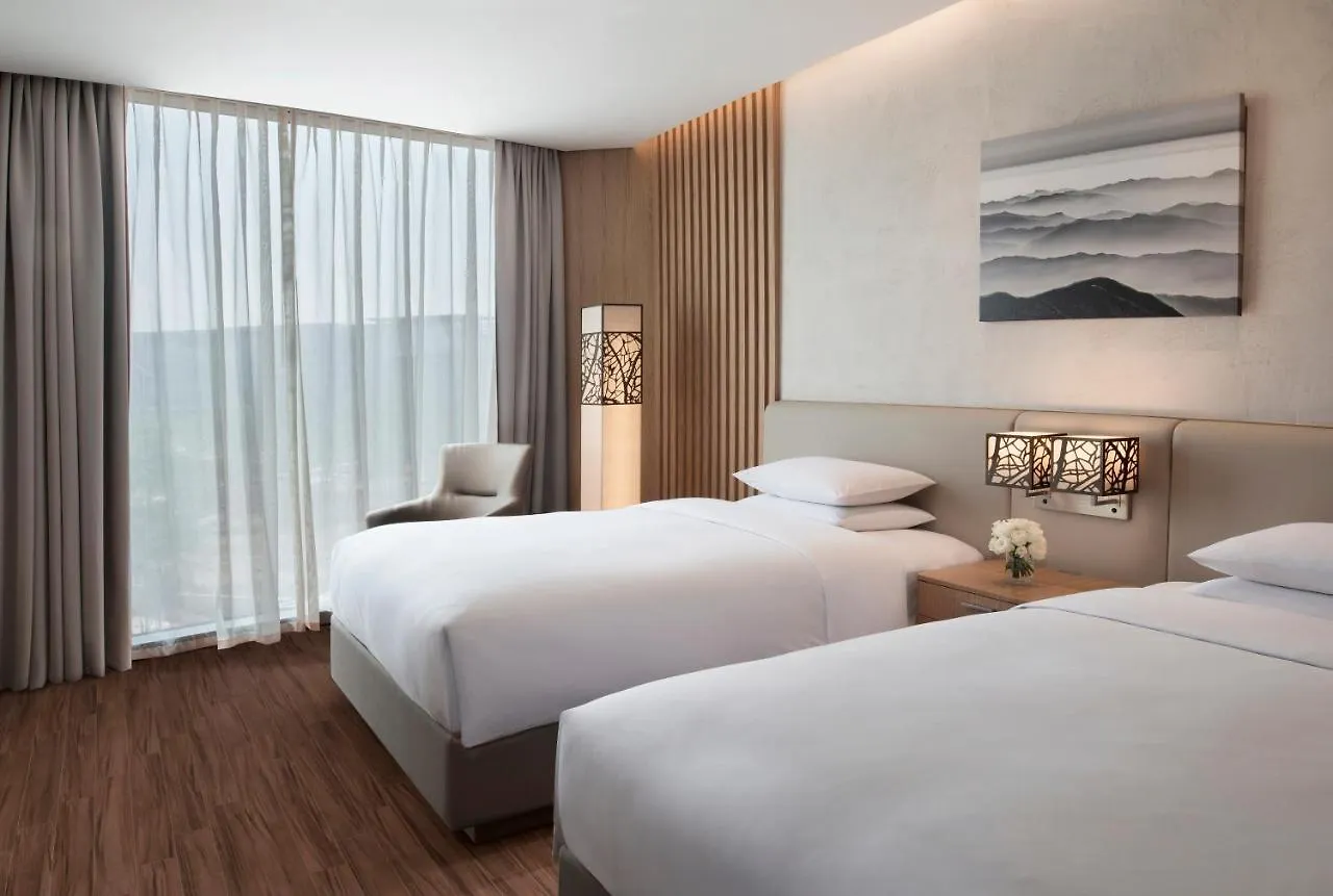 Courtyard By Marriott Seoul Botanic Park Hotel
